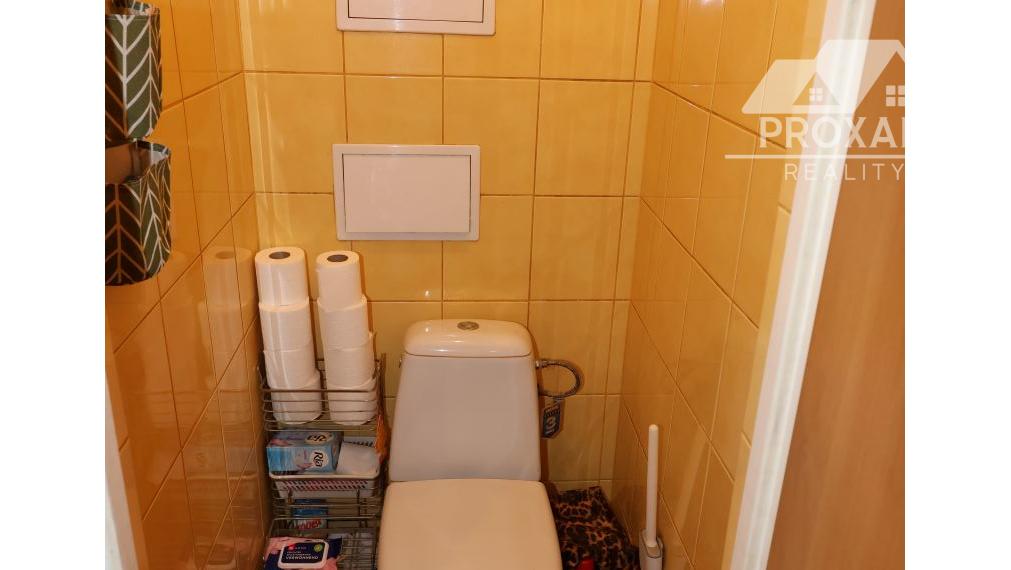 Ponúkame na predaj 2,5-i byt, dispozične upravený na 3-izb.