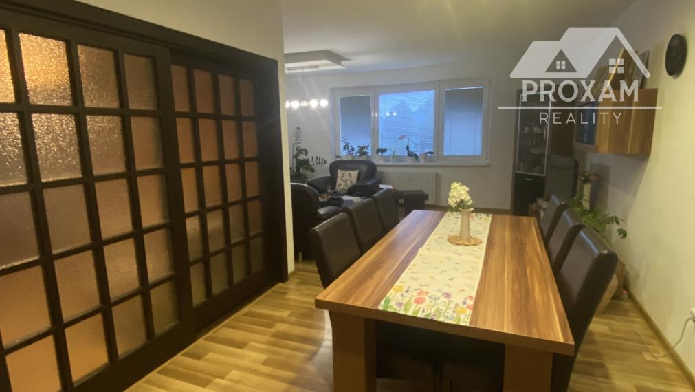 NEPREHLIADNITE!!!Priestranný, udržiavany rodinný dom v obci Melčice-Lieskové