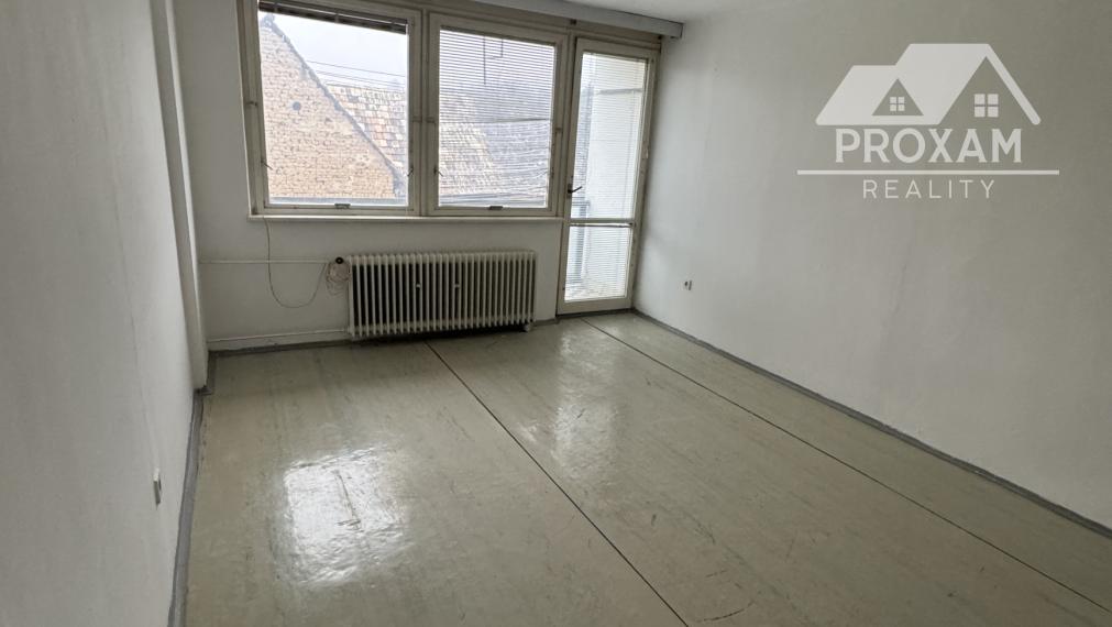 Priestranný 3-izbový byt s lodžiou – Kraskovo okres Rimavská Sobota