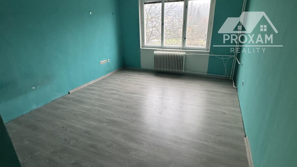 Priestranný 3-izbový byt s lodžiou – Kraskovo okres Rimavská Sobota