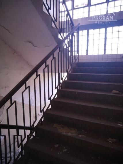 Trojpodlažná budova na podnikanie