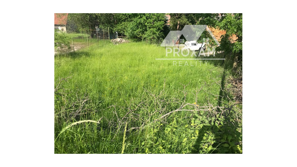 Ponúkame na predaj  slnečný pozemok v Hornej  Štubni