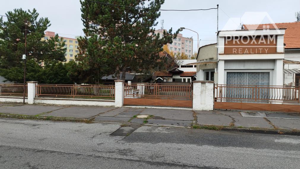 Znížená cena. Predaj  rod. domu a komplex budov v Lučenci časť Opatová