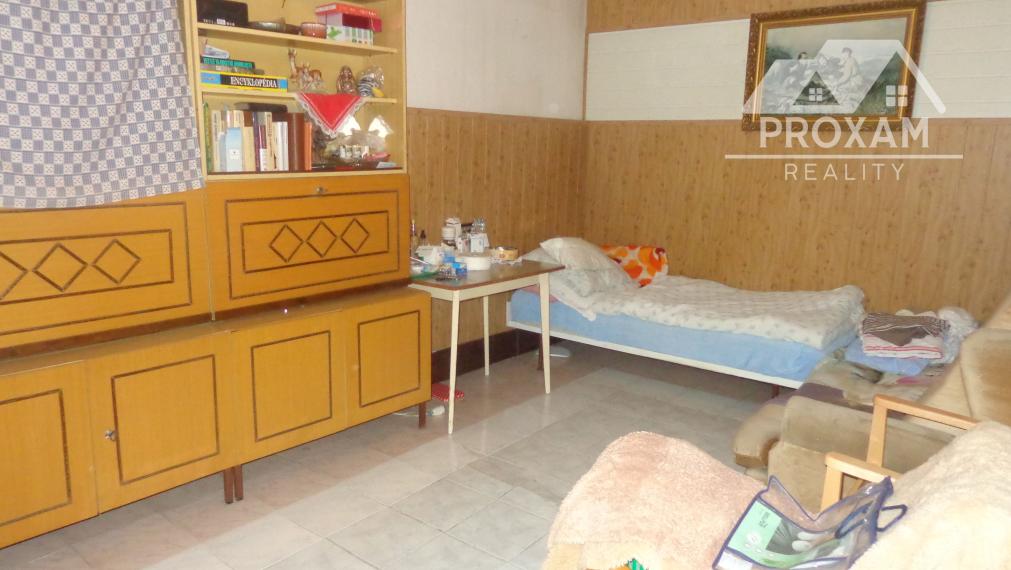 Znížená cena. Predaj  rod. domu a komplex budov v Lučenci časť Opatová