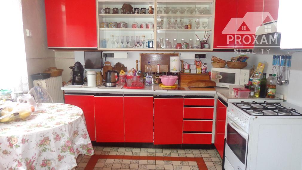 Znížená cena. Predaj  rod. domu a komplex budov v Lučenci časť Opatová