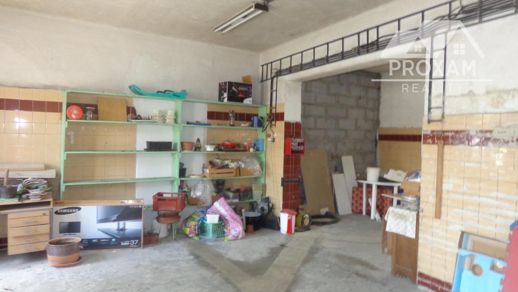 Znížená cena. Predaj  rod. domu a komplex budov v Lučenci časť Opatová