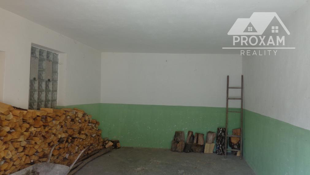 Znížená cena. Predaj  rod. domu a komplex budov v Lučenci časť Opatová