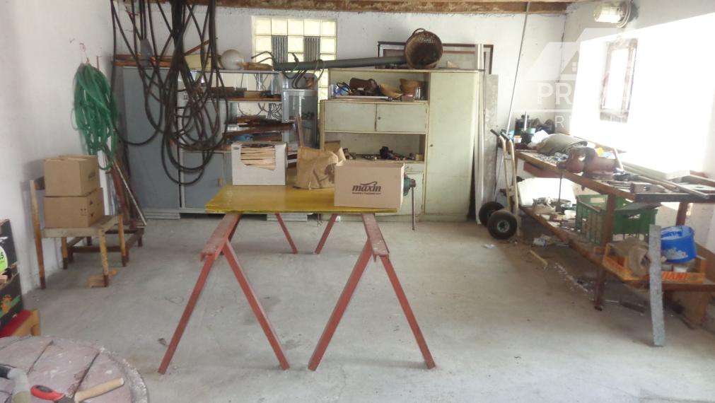 Znížená cena. Predaj  rod. domu a komplex budov v Lučenci časť Opatová