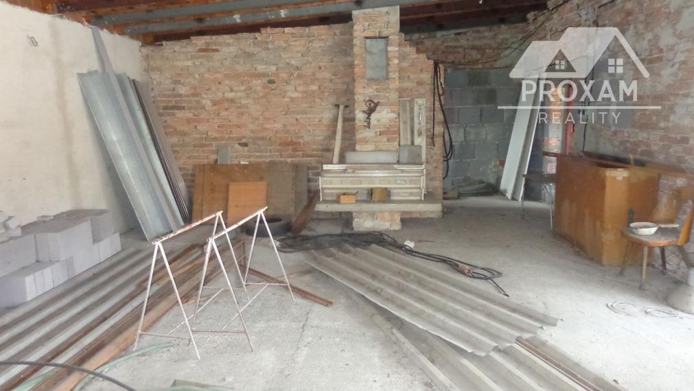 Znížená cena. Predaj  rod. domu a komplex budov v Lučenci časť Opatová