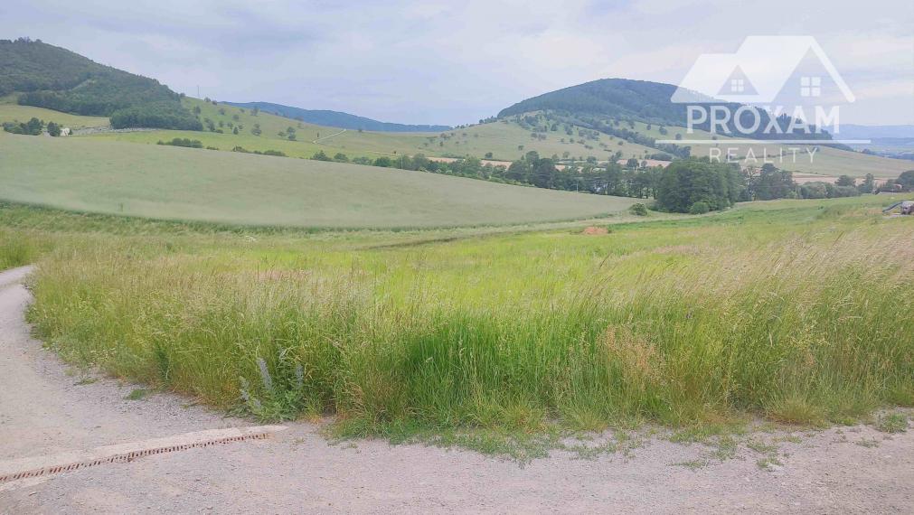 Exkluzívne ponúkame na predaj pozemok pripravený na výstavbu rodinného domu