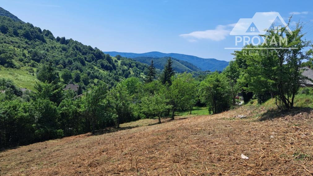 Iba u nás, ponúkame na predaj slnečný pozemok  okres Prievidza