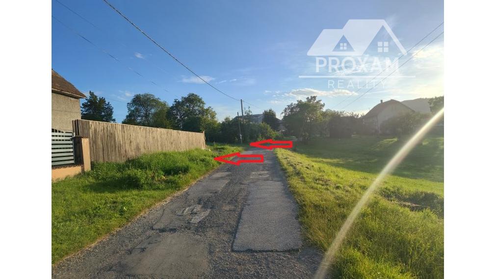 Exkluzívne ponúkame na predaj pozemok vhodný na výstavbu rodinného domu