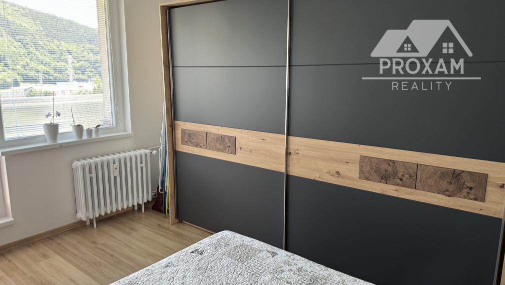 Ponúkame na predaj slnečný pekne zrekonštruovaný 4 izbový byt BB Radvaň