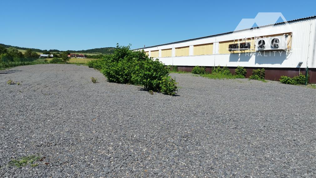 PROXAM reality ponúkame na predaj alebo prenájom komerčný objekt -  vhodný na mäso výrobu, rozrábku mäsa, chladenie, mrazenie, skladové priestory a priľahlý veľký pozemok.