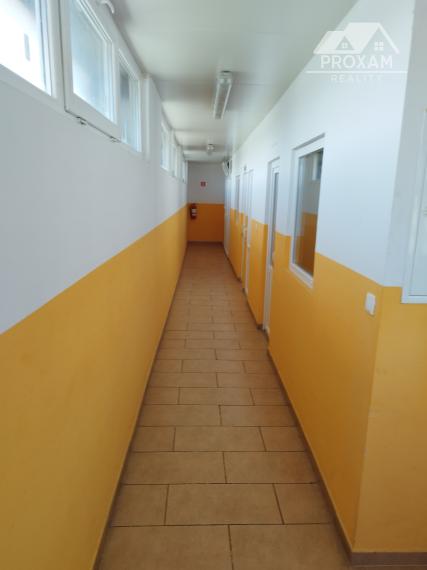 PROXAM reality ponúkame na predaj alebo prenájom komerčný objekt -  vhodný na mäso výrobu, rozrábku mäsa, chladenie, mrazenie, skladové priestory a priľahlý veľký pozemok.