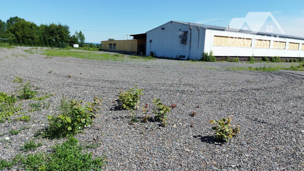 PROXAM reality ponúkame na predaj alebo prenájom komerčný objekt -  vhodný na mäso výrobu, rozrábku mäsa, chladenie, mrazenie, skladové priestory a priľahlý veľký pozemok.