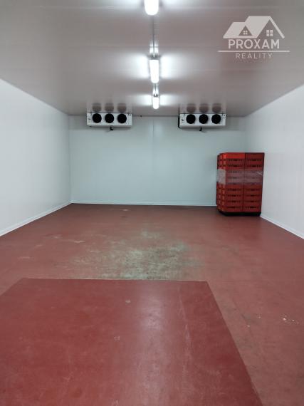 PROXAM reality ponúkame na predaj alebo prenájom komerčný objekt -  vhodný na mäso výrobu, rozrábku mäsa, chladenie, mrazenie, skladové priestory a priľahlý veľký pozemok.