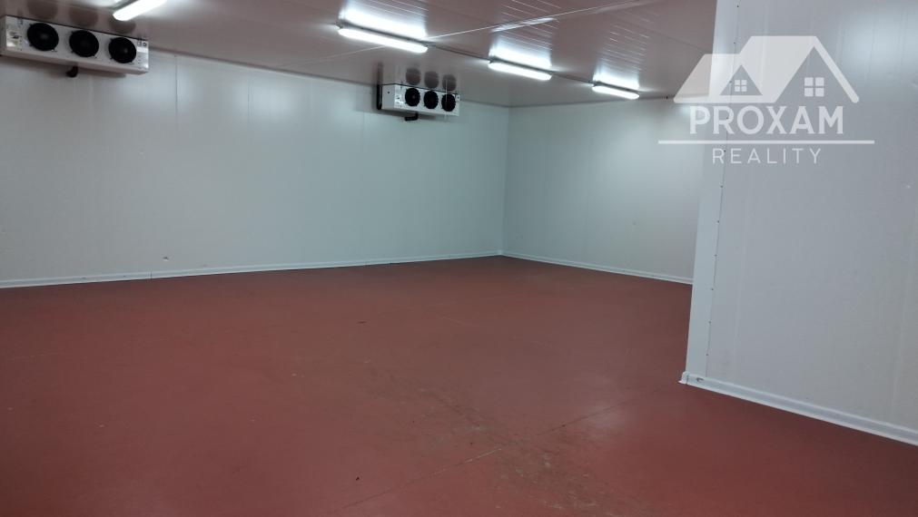 PROXAM reality ponúkame na predaj alebo prenájom komerčný objekt -  vhodný na mäso výrobu, rozrábku mäsa, chladenie, mrazenie, skladové priestory a priľahlý veľký pozemok.