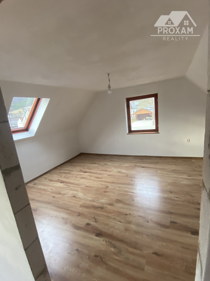 Na predaj trojizbový dom