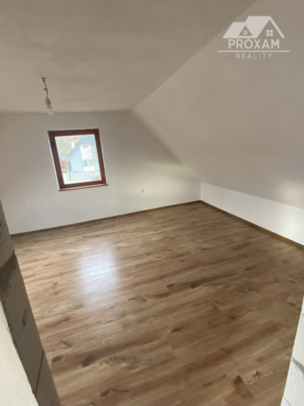 Na predaj trojizbový dom