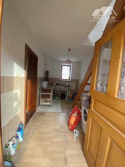 Na predaj trojizbový dom