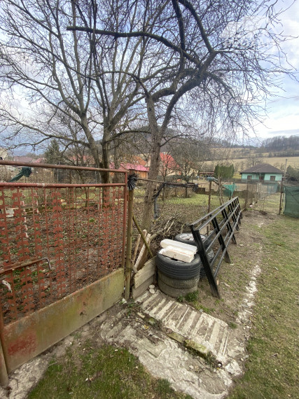 Na predaj trojizbový dom