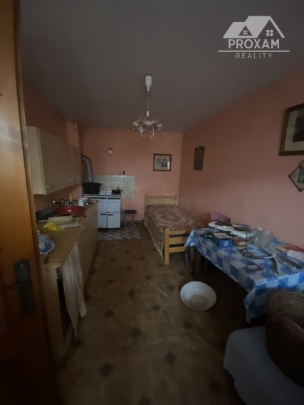 Na predaj trojizbový dom