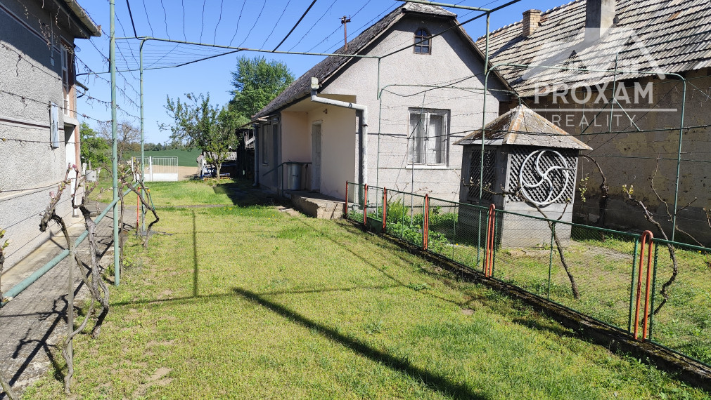 Ponúkame na predaj v tichom prostredí rod. dom v obci Kováčovce okr. Veľký Krtíš