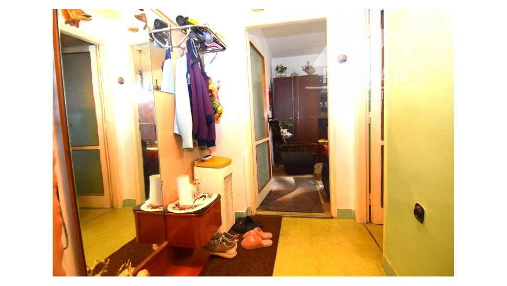 Na predaj dvojizbový byt s balkónom. + garáž