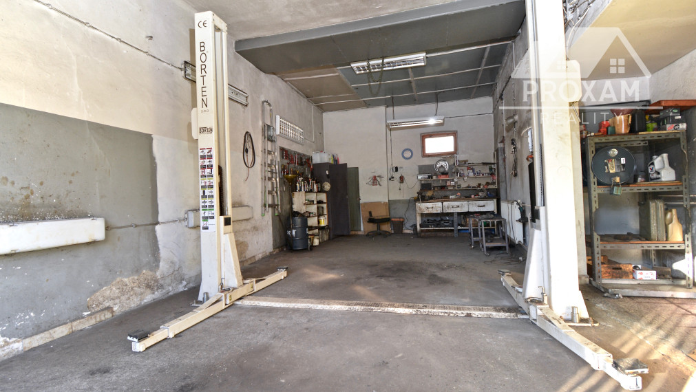 Na predaj zabehnutý autoservis v Lučenci