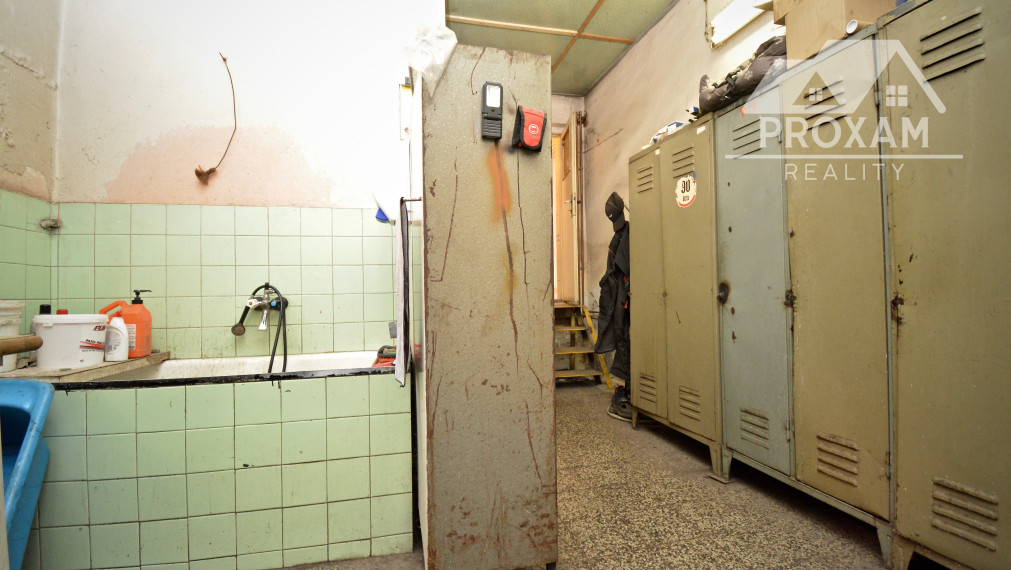 Na predaj zabehnutý autoservis v Lučenci