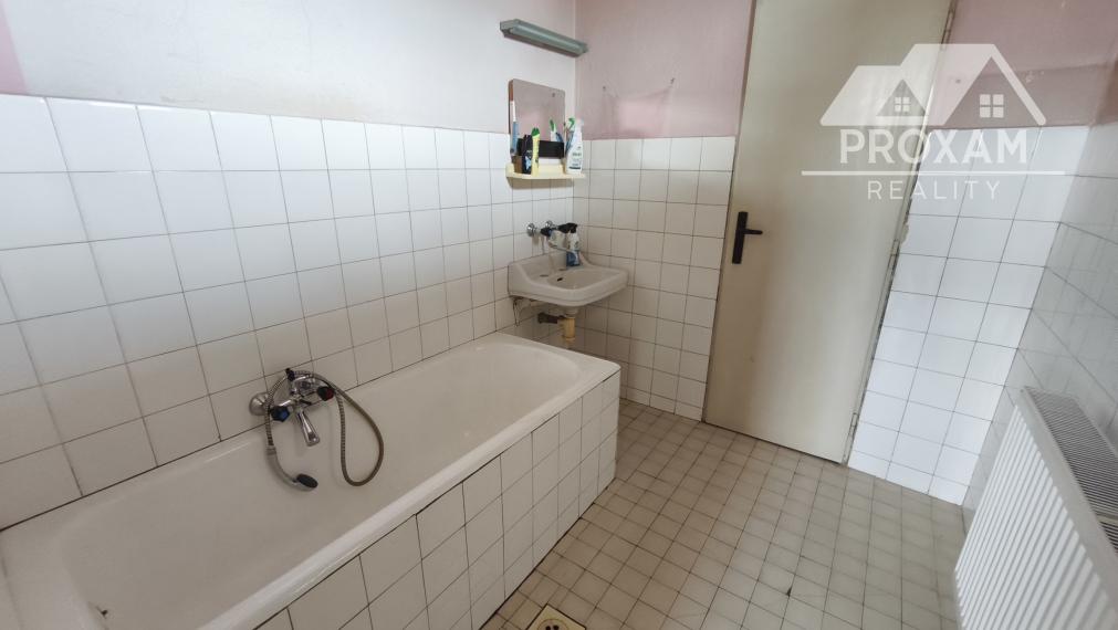 Na predaj priestranný  6-izbový rodinný dom s potenciálom!