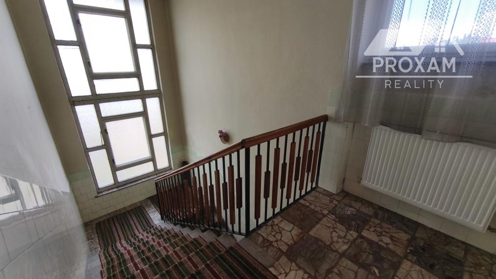 Na predaj priestranný  6-izbový rodinný dom s potenciálom!