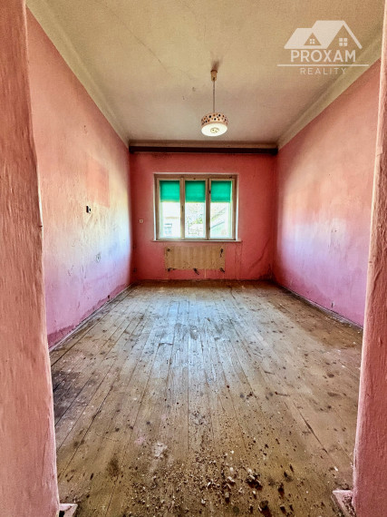 Na predaj rodinný dom s projektom na rekonštrukciu v Mýtnej