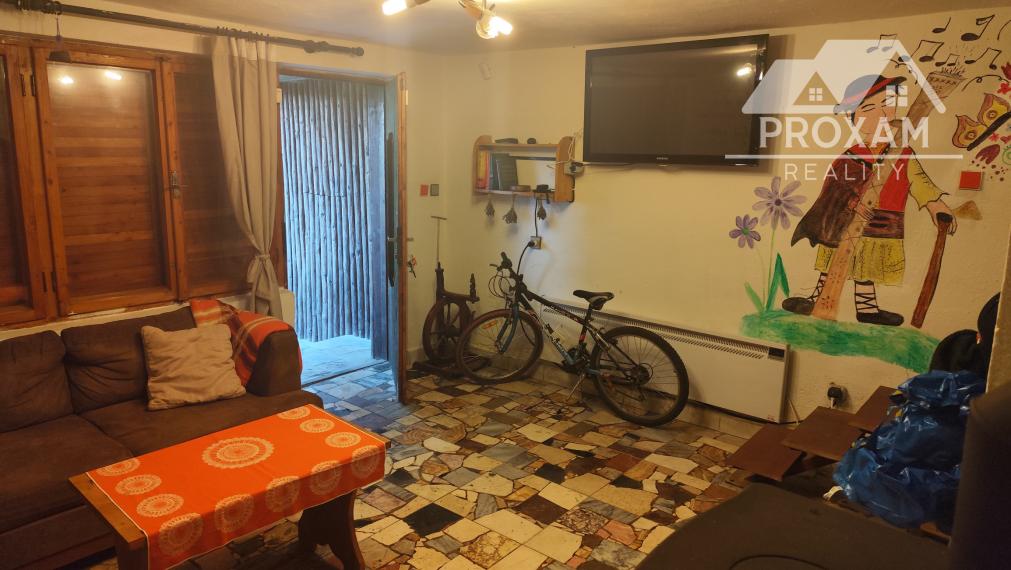 Ponúkame na predaj peknú rekreačnú chatu v blízkosti Hotel Zerrenpach Látky