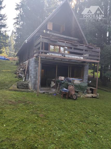 Ponúkame na predaj peknú rekreačnú chatu v blízkosti Hotel Zerrenpach Látky