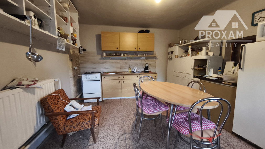 Na predaj rodinný dom, prístavba, garáž pri parku v Lučenci