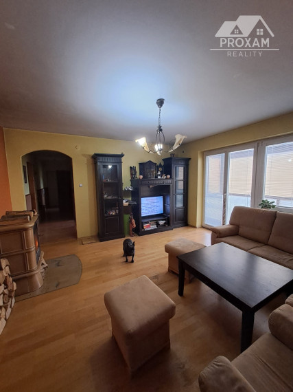 Veľkometrážny ,trojizbový byt s garážou v Čachticiach