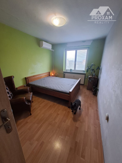 Veľkometrážny ,trojizbový byt s garážou v Čachticiach