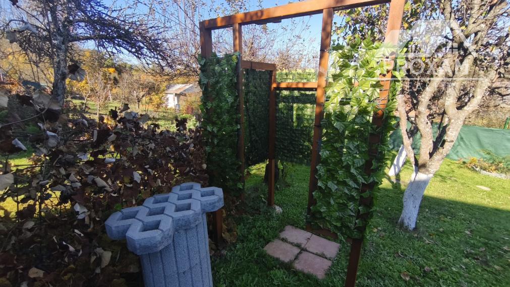 Rekreačná CHATKA v záhradkárskej oblasti nad kúpaliskom