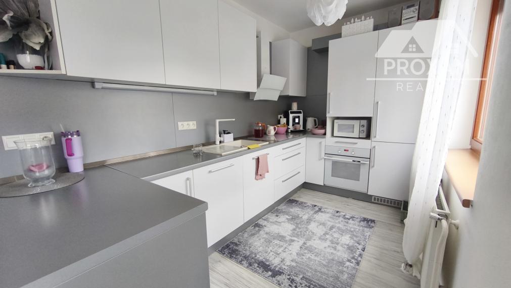 Veľkometrážny 4-izbový byt s dvomi balkónmi a vlastným kúrením