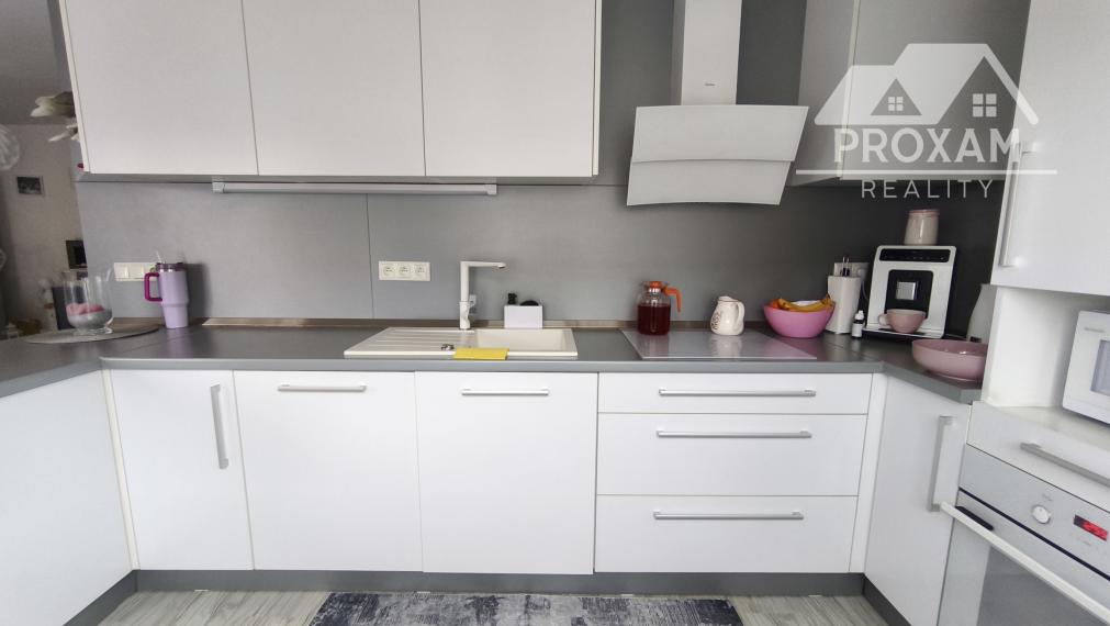 Veľkometrážny 4-izbový byt s dvomi balkónmi a vlastným kúrením