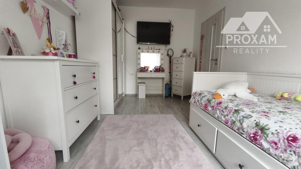 Veľkometrážny 4-izbový byt s dvomi balkónmi a vlastným kúrením