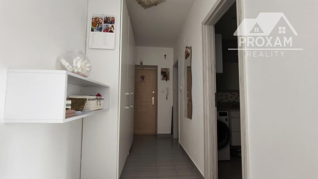 Veľkometrážny 4-izbový byt s dvomi balkónmi a vlastným kúrením