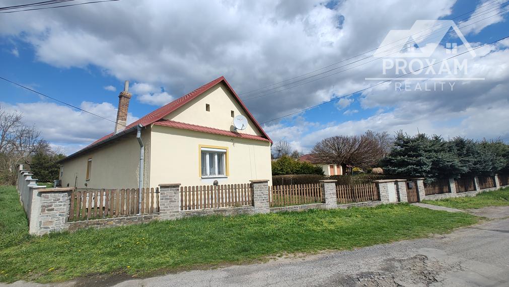 Na predaj dva rodinné domy s rozsiahlym pozemkom