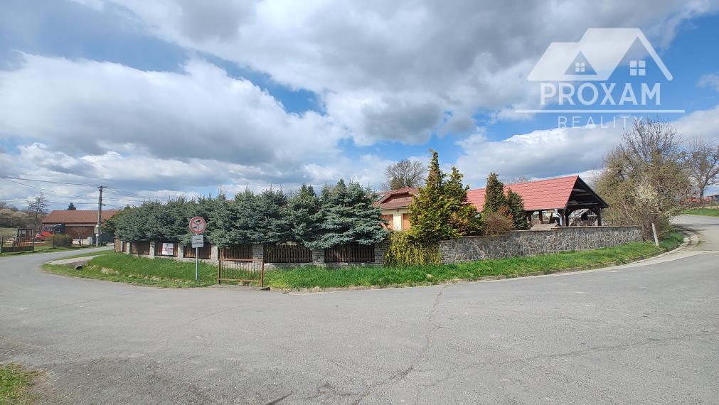 Na predaj dva rodinné domy s rozsiahlym pozemkom