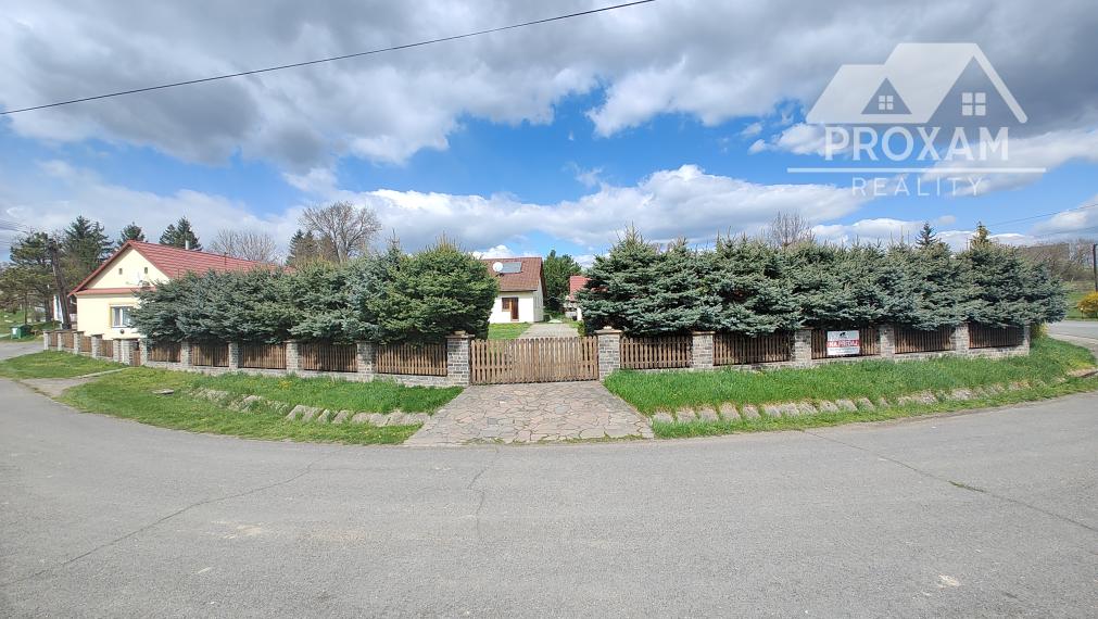 Na predaj dva rodinné domy s rozsiahlym pozemkom