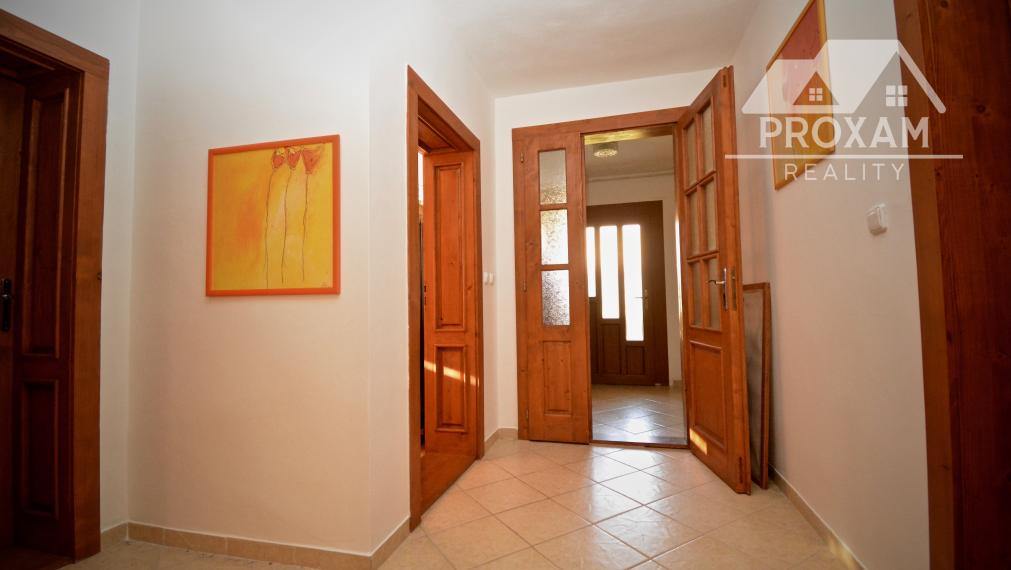 Na predaj dva rodinné domy s rozsiahlym pozemkom