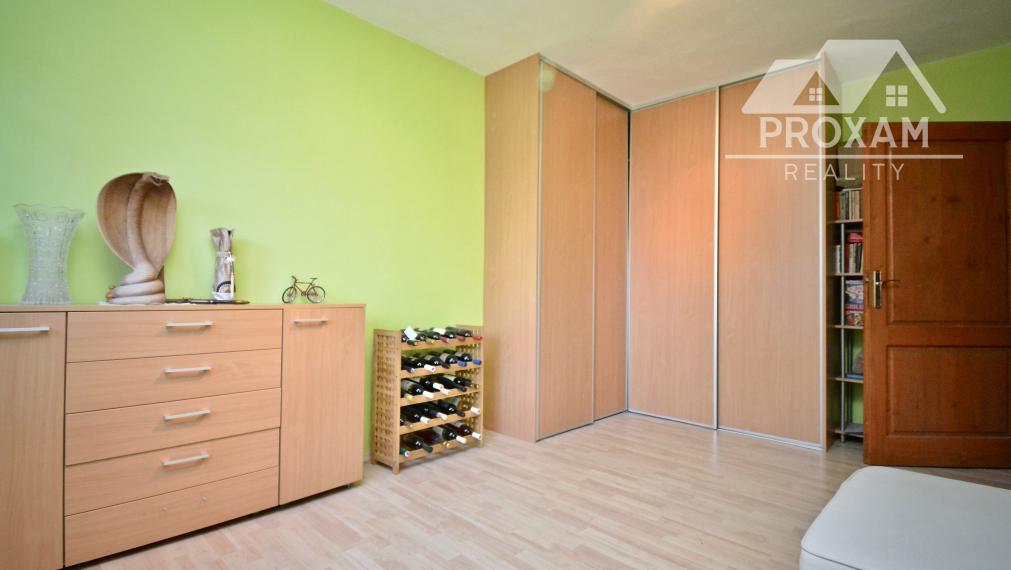 Na predaj dva rodinné domy s rozsiahlym pozemkom