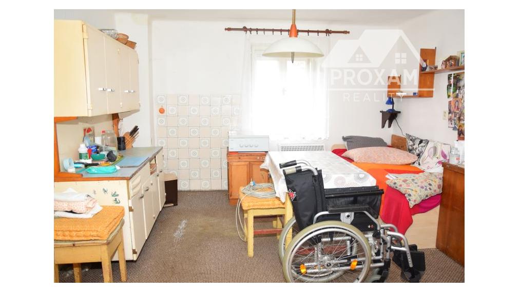 Na predaj dva rodinné domy s rozsiahlym pozemkom